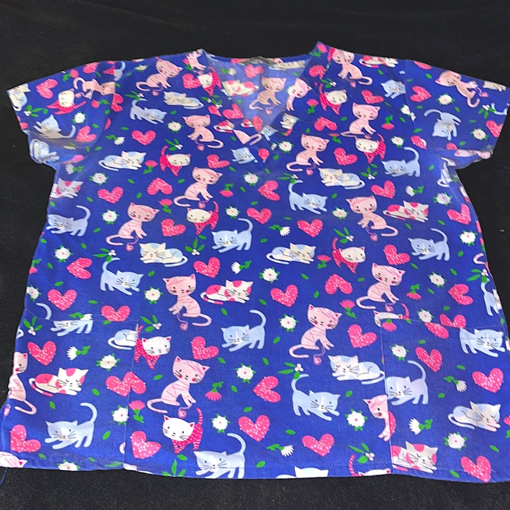 $6 Kitten and ❤️ Nurse scrub top
